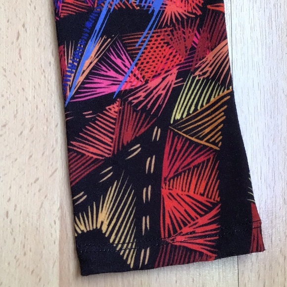 RARE Frida Kahlo Pixelated Long-sleeve Tee by Ay Güey! - Picture 7 of 16